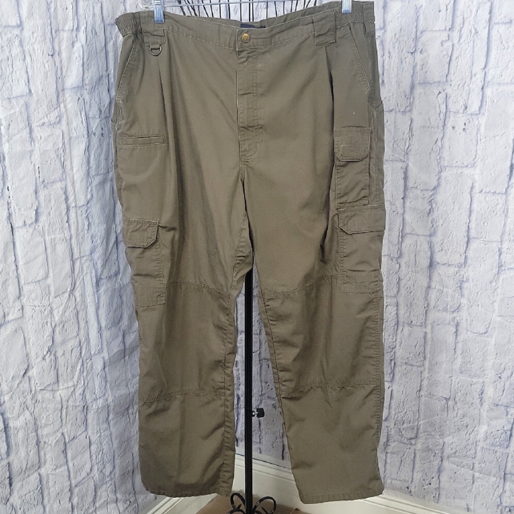5.11 Tactical Green Cargo Pants‎ for Versatile Outdoor Use